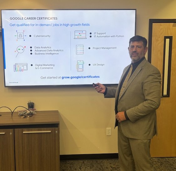 Brian Ford presenting a Grow with Google workshop on Google Career Certificates
